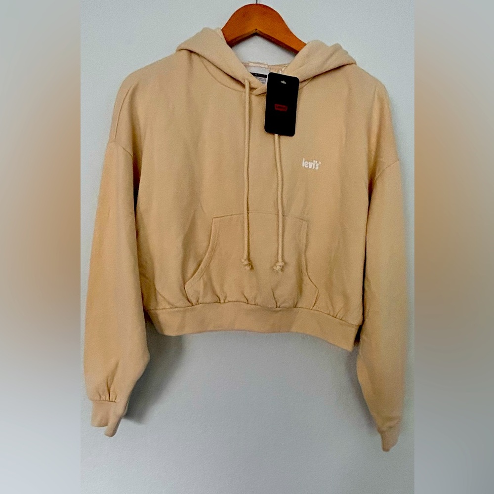 NWT crop Levi’s hoodie size L